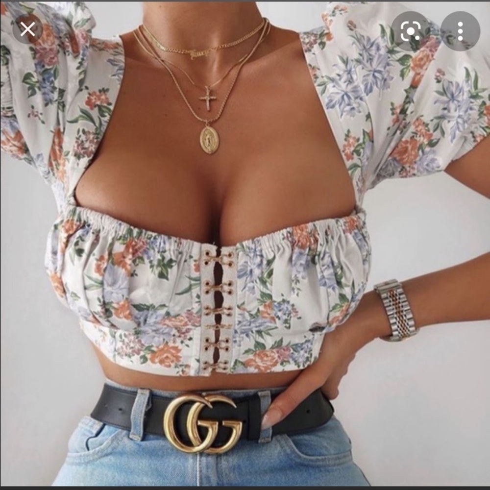 FLORAL PRINT PUFF SLEEVE TOP